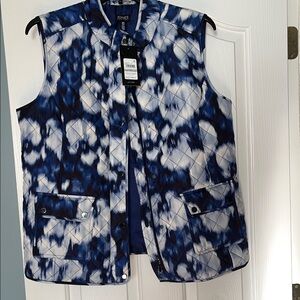 Jones New York Women's Vest in Blue and White Pattern